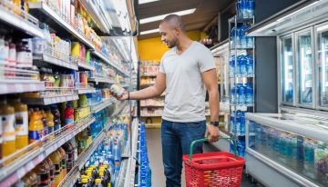 8 de cada 10 hogares colombianos compran en canales de descuento