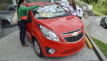Mundial, elecciones y dólar caro afectaron las ventas de carros