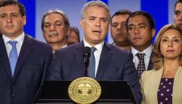 Con ‘zanahoria’ de devolución del IVA, gobierno presentó reforma tributaria
