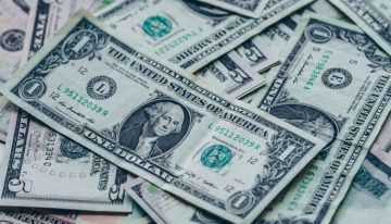 Dólar sigue cayendo y se acerca a los $3.300