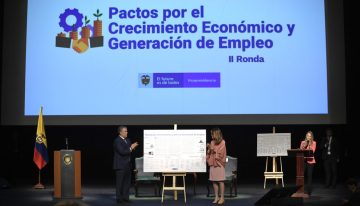 Gobierno y gremios firman 10 nuevos pactos por el crecimiento y el empleo