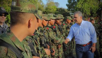 Paro armado es un acto de desesperación del ELN: Duque