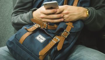 A pesar de WhatsApp, los colombianos cada vez hablan más por celular
