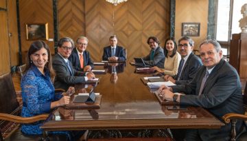 Banrepública reduciría tasas en 0,5% hasta 3,25%, pero el mercado espera más