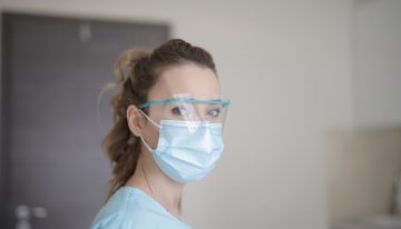 Sectores del país se reinventan para dotar al personal médico