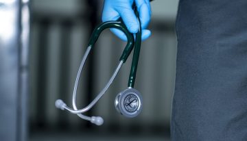 Dos médicos ya han fallecido en Colombia por el coronavirus