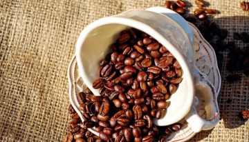 Cayeron la producción y las exportaciones de café en abril