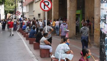 Cédula ampliada al 150% y otros 62 mil trámites engorrosos, a punto de morir