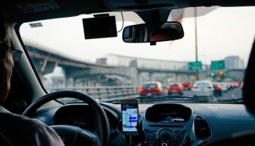 Uber regresa a Colombia. Taxistas piden a SuperTransporte decisión final