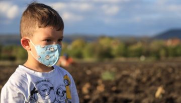 Niños no deben usar tapabocas al hacer deporte: OMS