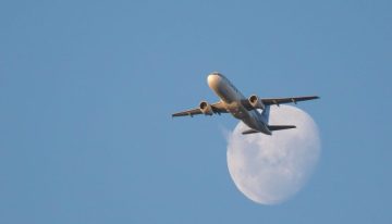 ¿Miedo a viajar en avión? Tranquilo, es más riesgoso hacerlo en bus o en metro