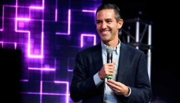 Nubank, el banco digital fundado por un colombiano en Brasil, abre operaciones en el país