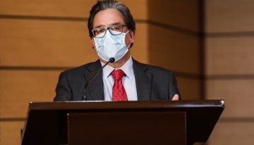 Pandemia y cuarentenas le costarán más de $300 billones al país, según MinHacienda