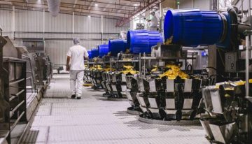 Mejora la confianza empresarial pero industriales dicen que el panorama es complejo