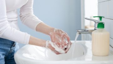 ¿Cuál es la importancia de lavarse las manos para prevenir enfermedades como el Covid-19?