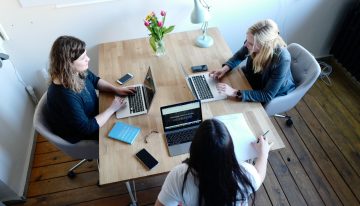 Por octavo mes consecutivo, mujeres lideran la recuperación del empleo en Colombia