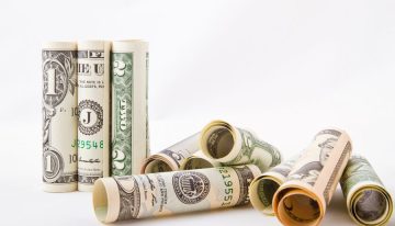 Dólar se mantiene por debajo de los $3.700. ¿Cómo cerrará el año?