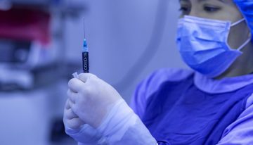 Reino Unido comenzó vacunación masiva: cómo es el proceso y qué se puede esperar
