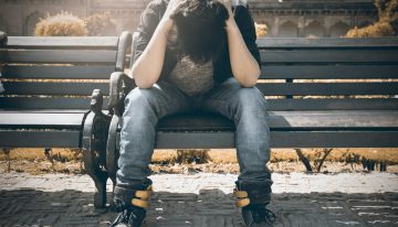 El daño que sufren de por vida quienes comienzan a trabajar en tiempos de crisis