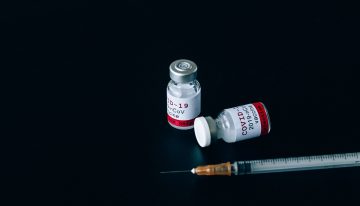 Colombia cuenta con 6 ultracongeladores y espera la llegada de 44 más para almacenar vacunas