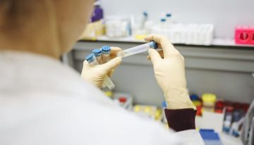 Número de fallecidos por Covid en el país ya llegó a 49.792; recuperados son más de 1,7 millones
