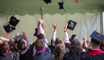 ¿Quiere estudiar en el exterior? Japón y China están ofreciendo becas completas
