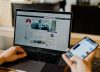 Redes sociales: por qué nos obsesiona la vida de los otros (y cómo la pandemia incrementó ese deseo)