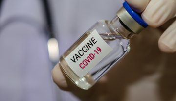 ¿Se vacunaría con Janssen o AstraZeneca? Ocho expertos tienen clara la respuesta