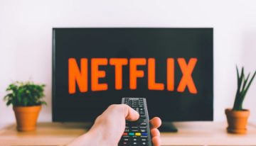 Por qué las acciones de Netflix se desplomaron en la bolsa