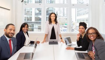 Mujeres en espacios de liderazgo, una brecha vigente