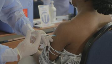 Nuevo récord de vacunación: Colombia alcanzó más de 383.000 dosis administradas en un día