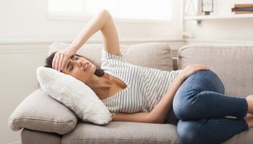 ¿Dolor de cabeza? ¿Flujo nasal? Atención: Estos son los principales nuevos síntomas  de COVID-19, según estudio