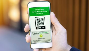 En qué consiste el «pasaporte de vacunas» de la Unión Europea (y cómo afecta a los viajeros de América Latina)
