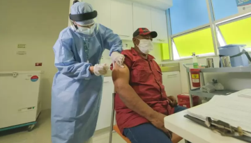 Grandes compañías mundiales exigen vacunas a sus empleados: ¿Llegará la medida a Colombia?