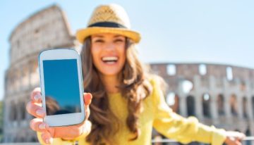 ¿Dependientes del móvil?  En los viajes, celular es indispensable para el 88% de los colombianos