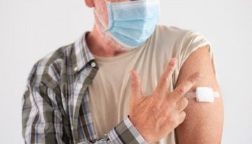Olas de contagios y tercera dosis: ¿hay alguna relación lógica?
