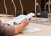 Academia de idiomas dona cursos de inglés para privados de la libertad