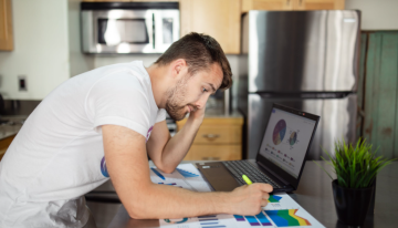 Estudio revela el top tres de las cosas que en 2022 más preocupan a los colombianos, en comparación con 2021