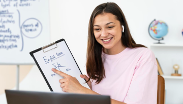 Esta alianza otorgará 1.000 becas para que emprendedores y empresarios puedan fortalecer el inglés como segundo idioma
