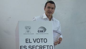Los ecuatorianos van a las urnas: esto en lo que votan este domingo