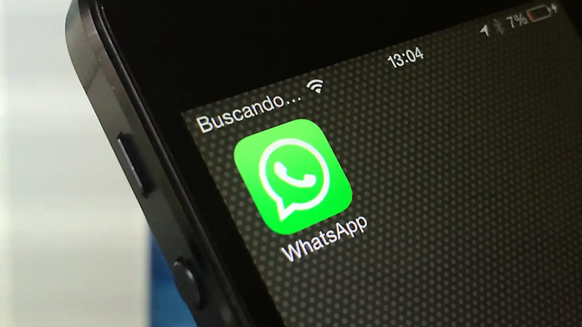 WhatsApp añade un icono de doble flecha en las conversaciones: descubre su significado