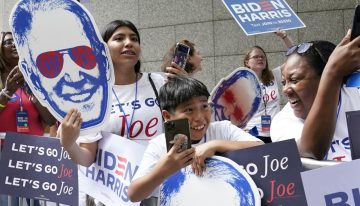 ¿La estrategia de Joe Biden para llegar a los jóvenes latinos? Hablar Spanglish