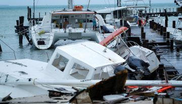 Helene, ya como un huracán categoría 2, sigue su camino hacia Florida