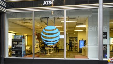 AT&T venderá participación en DirecTV por 7,600 millones de dólares