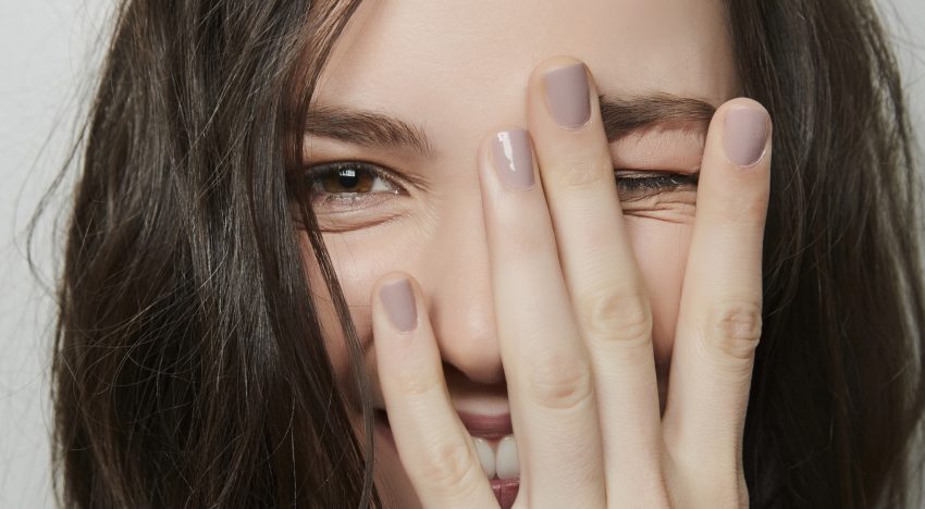 Con esta manicura de otoño, todos te preguntarán por tus uñas