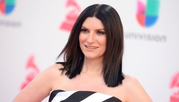 Laura Pausini a sus 50 años: “La palabra arriesgar es muy importante para nosotras las mujeres”