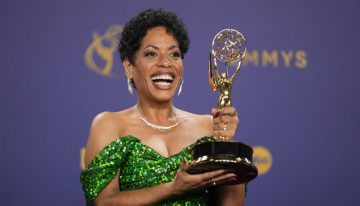 Liza Colón Zayas, la latina de raíces puertorriqueñas que hizo historia al alzarse con un Emmy en comedia