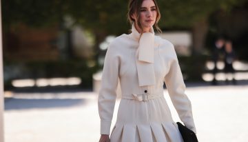 Zara se adelanta al invierno 2025 con los 5 vestidos que mejor combinan con las botas tendencia