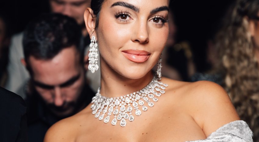 El front row más espectacular de París, lleno de celebrities y diamantes, fue el de esta firma de joyas