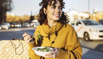 Paula Martín Clares, farmacéutica y nutricionista: «Añadir aguacate y semillas de calabaza a tus ensaladas ayuda a combatir la piel seca en otoño»